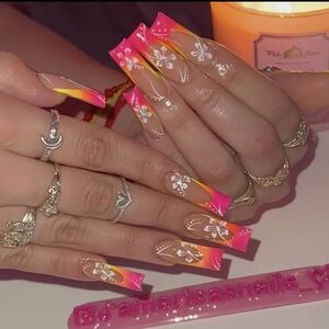 87) NWT Press-On Nails